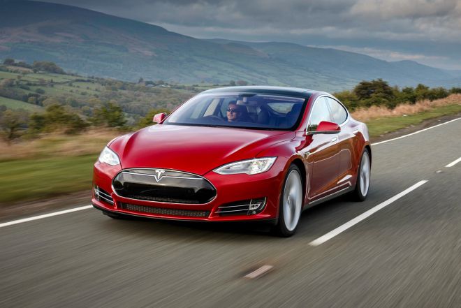 Tesla neumí hrát fér, chce žalovat Dánsko pro zrušení podpory elektromobilů