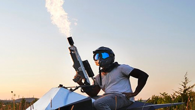 Muž zavržený Teslou i fanoušky postavil chystanou novinku značky dřív než ona