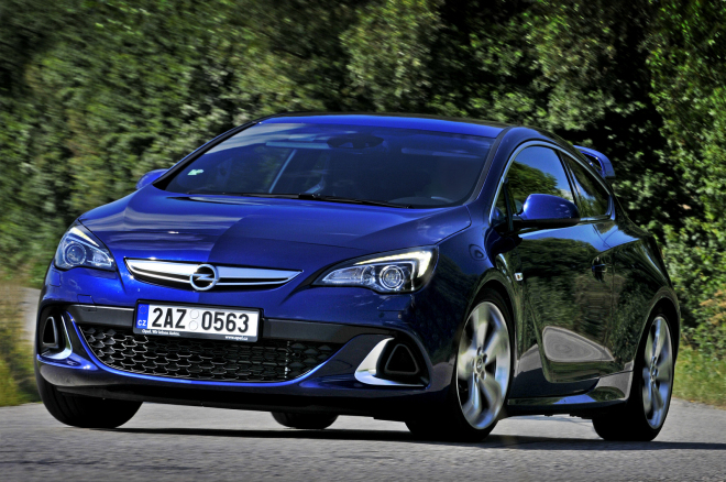 Vyzkoušeli jsme Opel Astra OPC 2012, je to jeden z nejrychlejších Opelů všech dob (video)