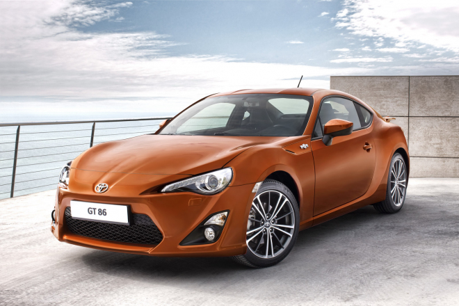 Toyota GT 86: zapomeňte na FT-86, sériové kupé je tu