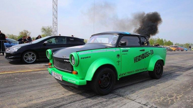 Trabant s motorem 1,9 TDI je postrach sprintů, kouří jako lokomotiva