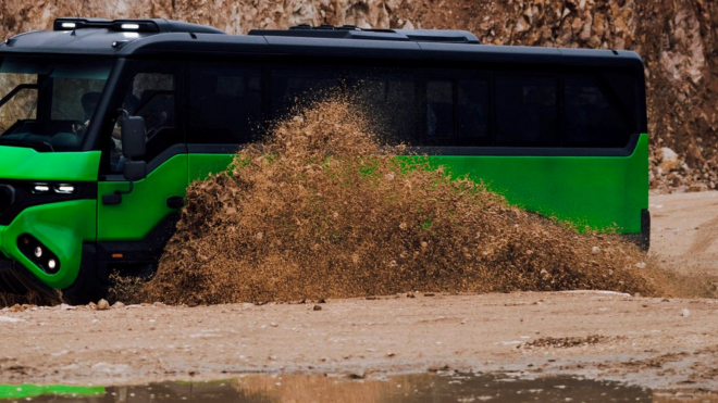Český výrobce off-roadových autobusů má zázemí přímo ve válečné zóně, dopady pociťuje jako nikdo jiný