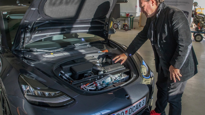 Rakouská firma říká, že Tesla Model 3 je s motorem na benzin lepší auto, může mít pravdu