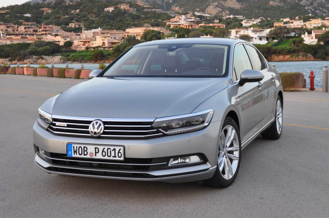 VW Passat B8 má na krku velkou svolávací akci, do servisů musí i Škoda Superb