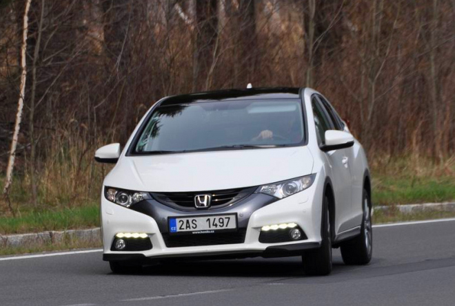 Test Honda Civic 2012 1,8i: z vesmíru zpátky na silnice