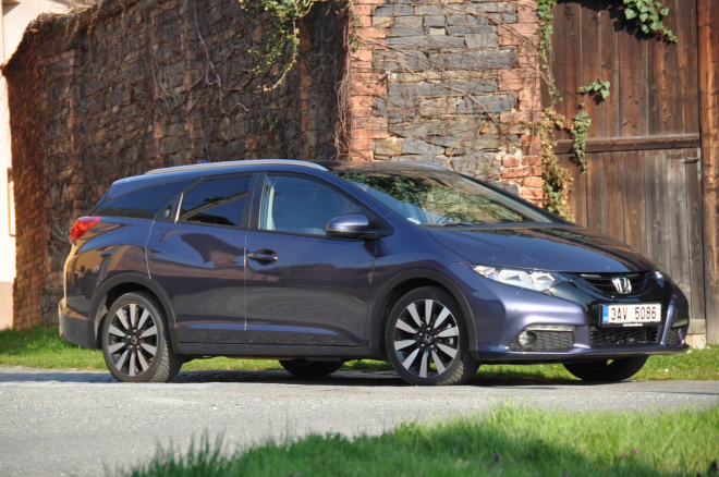 Rychlý test Honda Civic Tourer 2014 1,8i: kufrový premiant