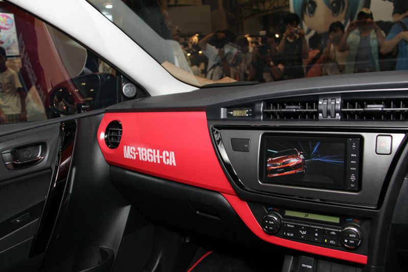 Toyota Auris Ms 186h Ca Char Aznable Modellista Jeste Neslozil Zbrane Autoforum Cz Toyota Auris Ms 186h Ca Char Aznable Modellista Jeste Neslozil Zbrane Autoforum Cz