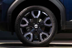 Novinka Dacie se rozložila při losím testu. Nezvládla ho tak, až si sedřela ráfek kola, k úplnému otočení chybělo málo