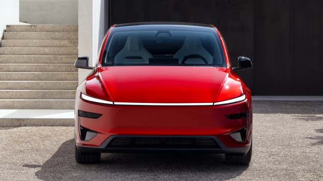 Tesla zkouší zastavit propady prodejů faceliftem vrcholného Modelu Y, dodá vám ho ještě tento měsíc