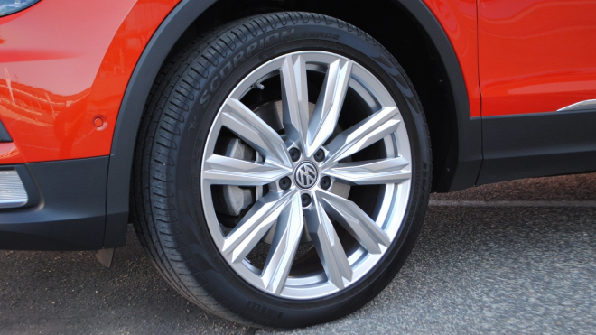Jak fungují auta, když je plně naložíte? VW selhaly brzdy, Hyundai převodovka. A Škodě?