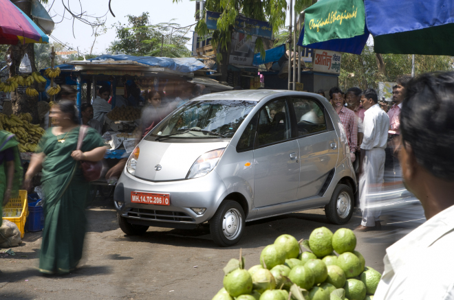 Tata Nano 2013: facelift přinesl pohon na zemní plyn a nové optické pakety