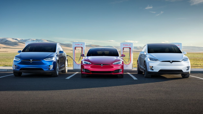 Tesla ve snaze zachránit propadající se prodeje výrazně zlevnila tři své modely