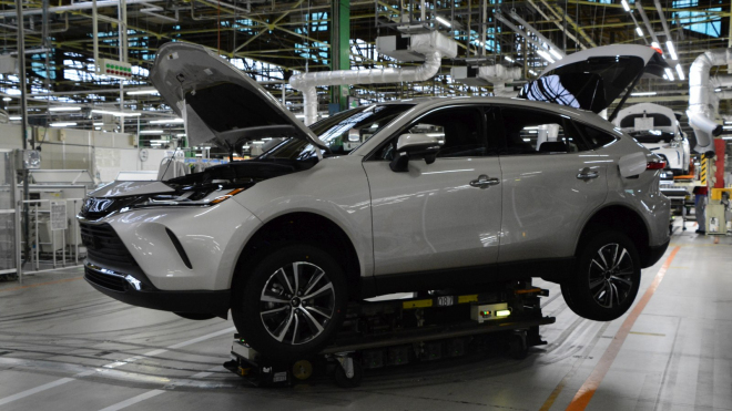 Automobilový průmysl dostal novou ránu. Stojí už 9 továren, další budou následovat