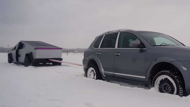 Tesla Cybertruck si to jako klon rozdala v přetahované s Porsche Cayenne