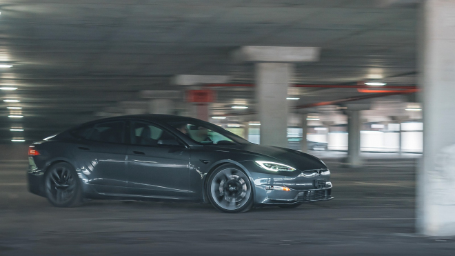 Tichost jako výhoda? Elektromobily jsou podle studie Němců hlučnější než spalovací auta, nejhorší jsou Tesly