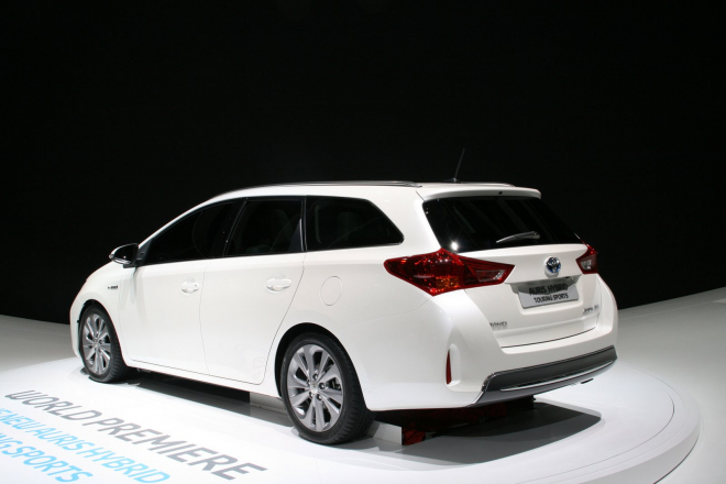 Toyota Auris Touring Sports 2013: také nové kombi je venku