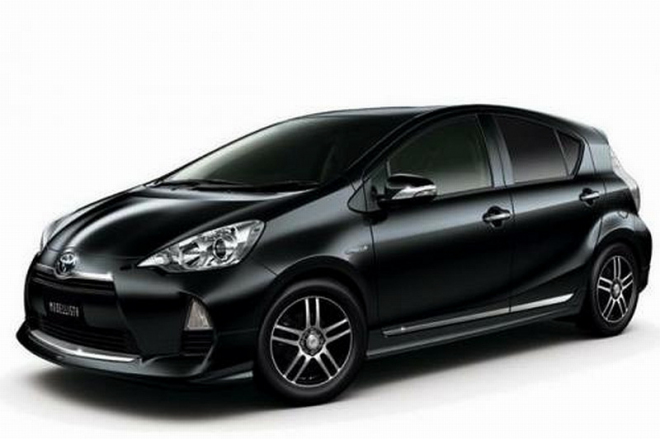 Toyota Prius C s doplňky od TRD a Modellista: malý hybrid ukázal tvář parádníka