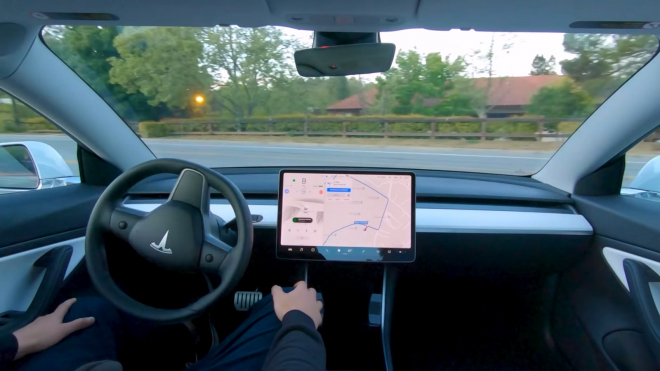 Tesla ukázala budoucnost automobilismu v praxi, je k uzoufání nudná
