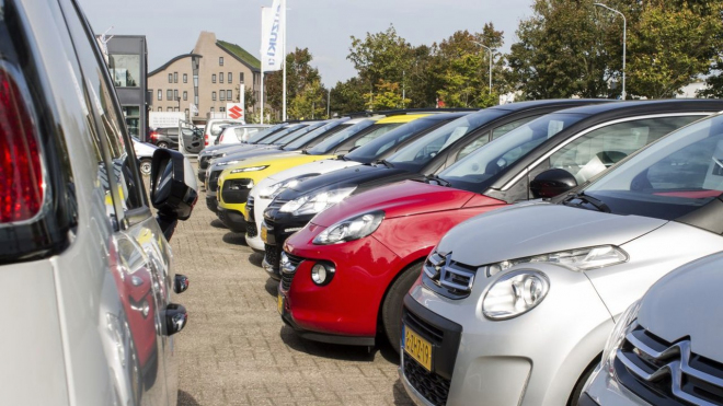 Dění v Nizozemsku ukazuje, co bude mít za následek tlak EU na rozšíření elektromobilů