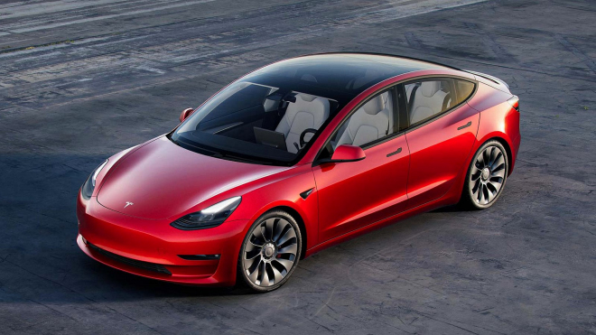 Tesla razantně zlevnila svá auta i v Evropě, ze Slovenska si Model 3 můžete přivézt skoro za babku