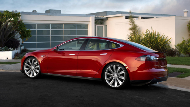 Tesla si prosazuje kontroverzní způsob prodeje aut, navzdory dřívějšímu odporu