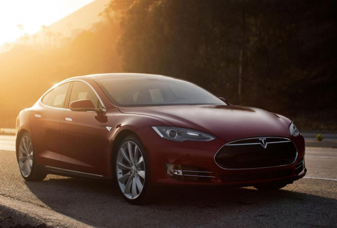 Tesla Model S hacknuta Číňany, dokážou na dálku i vypnout světla za jízdy