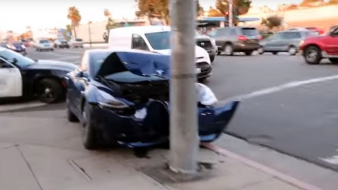 Tesla Model 3 má za sebou první pořádný crash test, byť neoficiální. Jak dopadla?