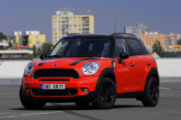 Test Mini Countryman Cooper SD ALL4: dámám k službám