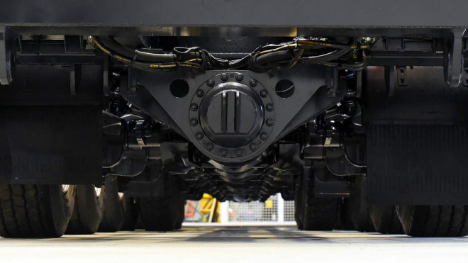 Historicky největší české auto stvořila Tatra, měří 18 metrů, má 1 132 koní