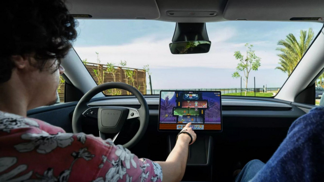 Tesla začala svůj nový levný model prodávat v Česku, v základu má i jinde ořezaný prvek výbavy