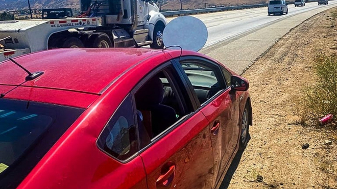 Policisté zastavili řidiče, když za jízdy zkoušel používat jeden z Muskových vynálezů