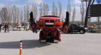 Chce skutečný Transformer? Toto BMW jím je, jezdí a dá se koupit