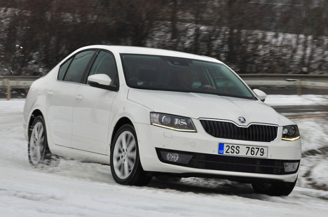 Nová Škoda Octavia III 1,2 TSI je rychlejší než smrt: video