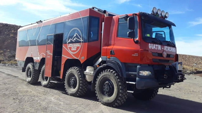 Tatra stvořila drsný terénní autobus, zvládá nejvyprahlejší poušť světa i kruté velehory