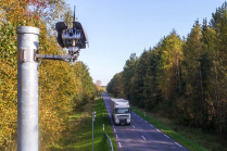 La police fait suivre toutes les voitures par une intelligence artificielle. Elle peut vous poursuivre même si vous n'avez rien fait - 3 - Usekove mereni speed Jenoptik ilustracni 03