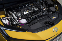 Toyota svou strategií trefila desítku. Místo elektromobilů vyrobí další miliony těchto aut