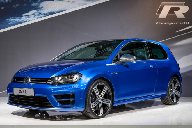 Nový VW Golf R: živé fotky z předpremiéry ukazují interiér i nevypínatelné ESP