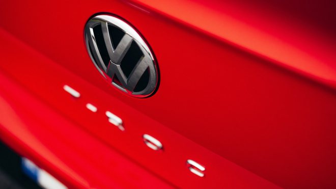 Podoba nového VW T-Roc kompletně unikla ještě před oficiální premiérou, fešácký zevnějšek doplňuje hodně laciný interiér