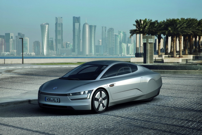 Volkswagen XL1: nejúspornější VW v akci (2 x video)