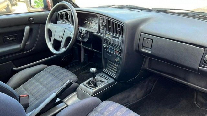 Asi nejpřitažlivější VW posledních dekád je k mání ve stavu nového vozu po prvním majiteli, vlastně ani není drahý