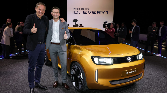 Električtí &bdquo;hujeři&rdquo; uznali, že elektromobily se spalovacím autům nevyrovnají. Teď tedy říkají, že to vlastně nejsou auta