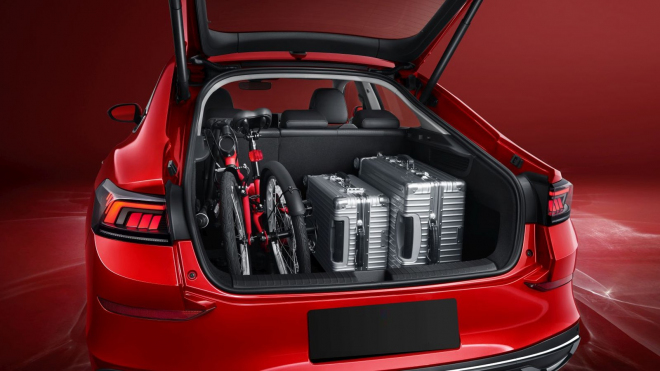 Jaký je ve skutečnosti levný a velký liftback VW? Novinka zaujme zvláštním vzhledem, interiérem už méně