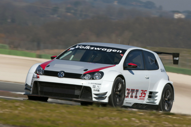 Volkswagen Golf24: supergolf poprvé v akci (video)