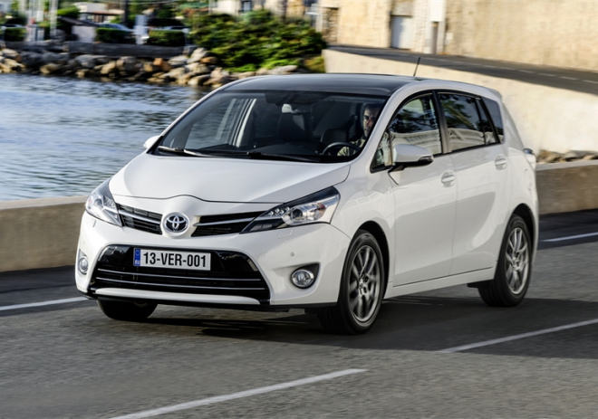 Toyota Verso 2013: poprvé za volantem faceliftovaného Versa