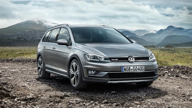 Faceliftovaný VW Golf překvapivě odhalen i jako Alltrack, neobvyklou cestou