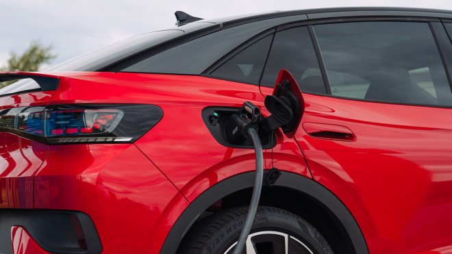Zrušené německé dotace na elektromobily začali výrobci v obavách vyplácet ze svého, nic jiného jim nezbývá