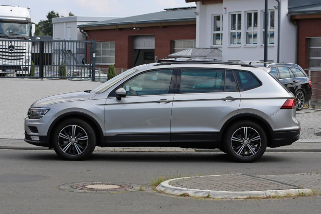VW Tiguan XL nafocen bez maskování i v Evropě, vypadá menší než Kodiaq