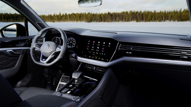 Přepracovaný VW Touareg kompletně odhalil únik, sami Němci přitom dál ukazují auta s kamufláží