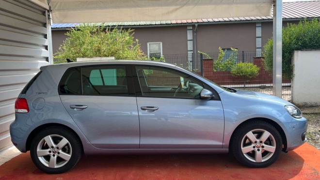 Dodnes skoro nejetý VW Golf VI TDI je tip na levné a úsporné auto, které vám vydrží ještě věky