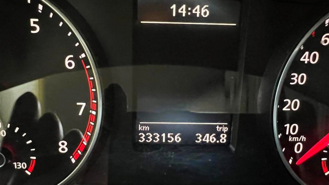 Někdo najel s benzinovou dodávkou VW za pár let přes 333 tisíc km, odpor k naftě ho stál přes 10 tisíc litrů paliva